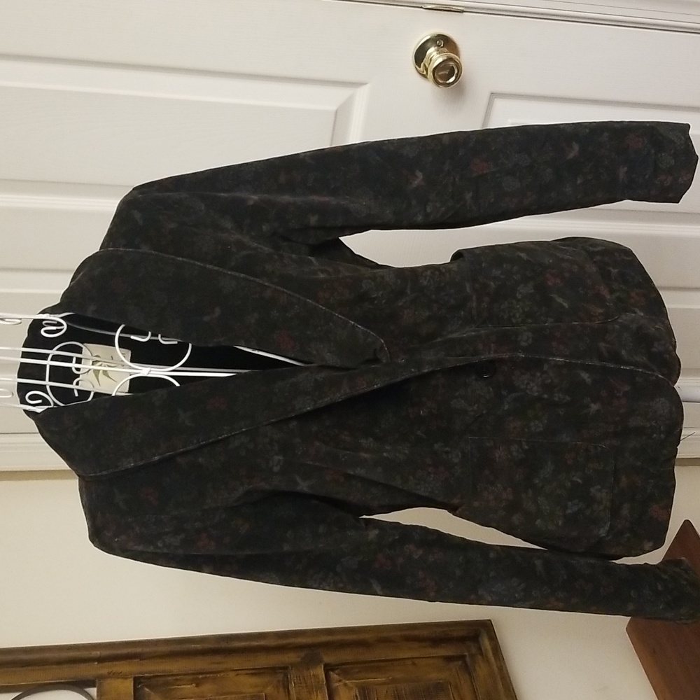 Ladies LOCAL black velvet blazer with floral design